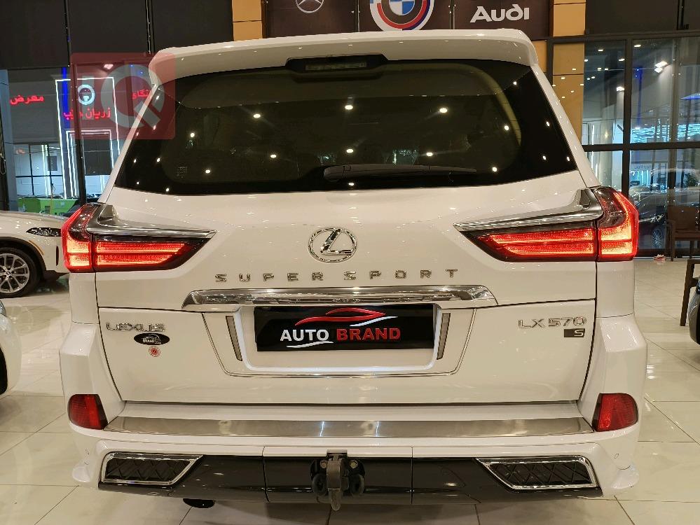 Lexus LX